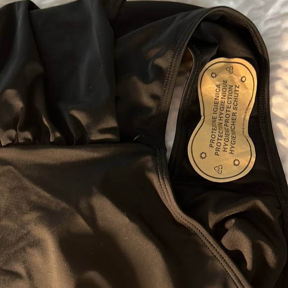 New black one piece swimsuit medium - Picture 7 of 7